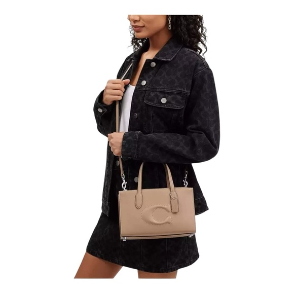 Coach
NINA SMALL TOTE - Picture 2 of 7